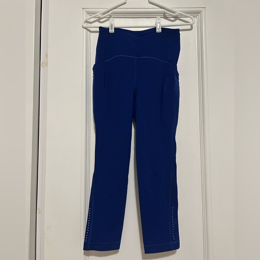 Lululemon High Rise Crop with Pockets 23”